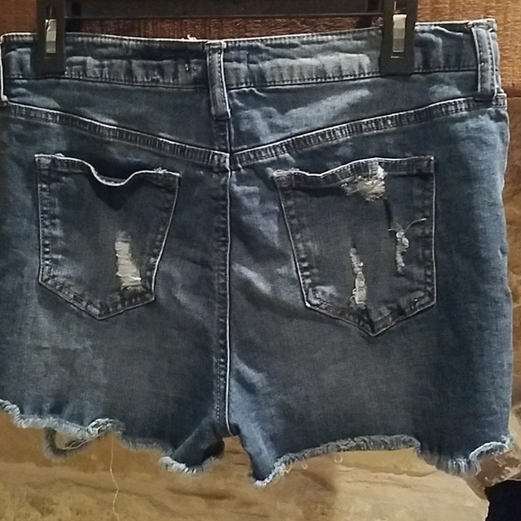 Jean shorts - Picture 2 of 3